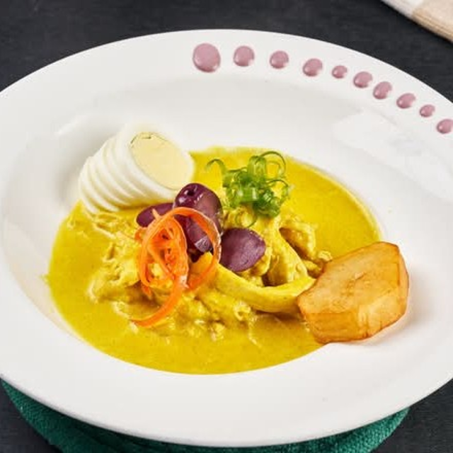 Ají de Gallina (Creamy Yellow Pepper Chicken).