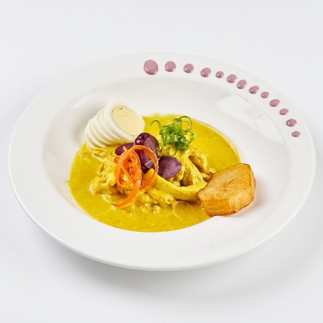 Ají de Gallina (Creamy Yellow Pepper Chicken).